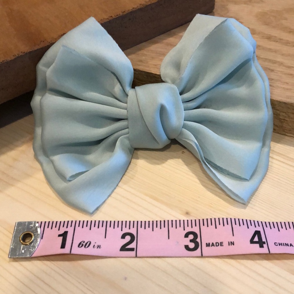 ModCloth satin bow hair clip